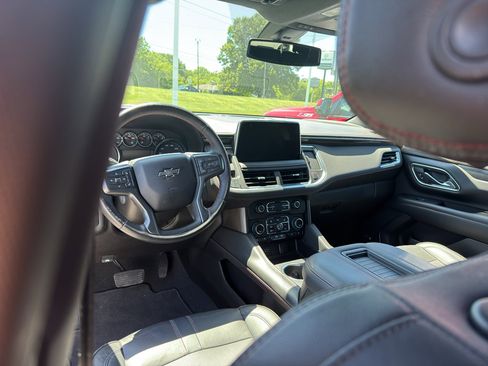 Used 2021 Chevrolet Tahoe RST w/ Luxury Package AWD/4WD image 9