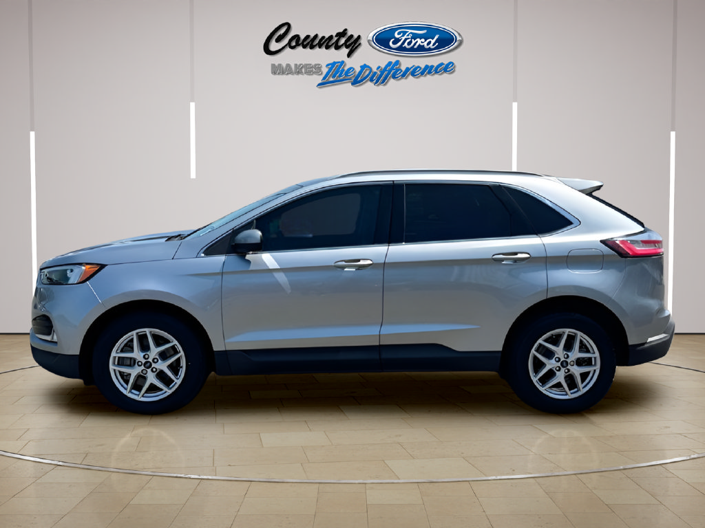 Used 2022 Ford Edge SEL w/ Convenience Package AWD/4WD image 3
