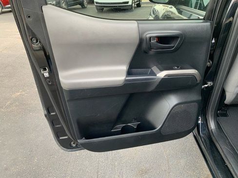 Used 2018 Toyota Tacoma SR5 image 13