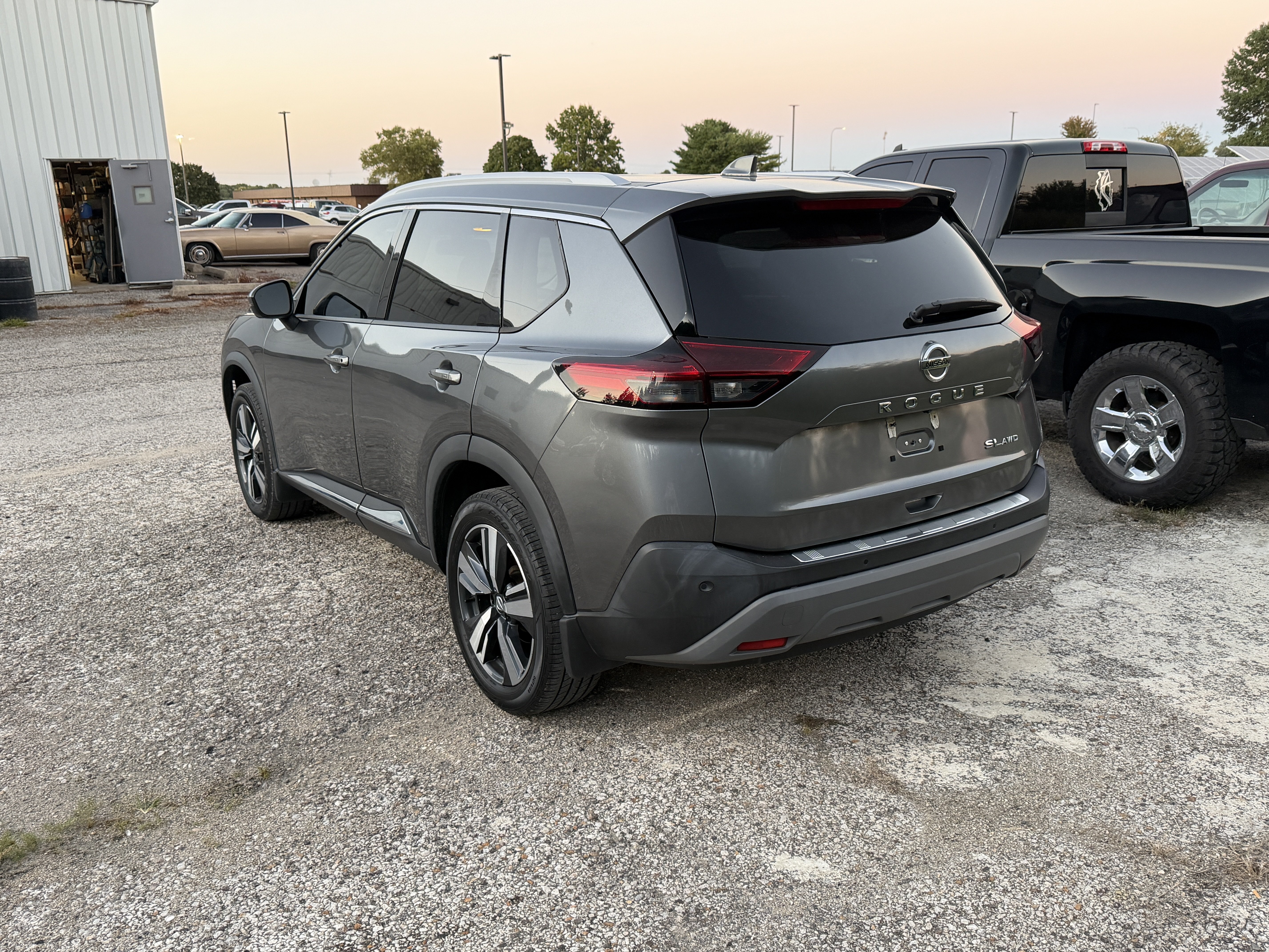 Used 2021 Nissan Rogue SL w/ Premium Package AWD/4WD image 13