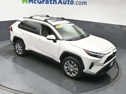 Used 2022 Toyota RAV4 XLE Premium AWD/4WD image 3