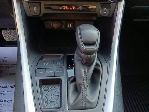 Used 2024 Toyota RAV4 XLE w/ Convenience Package image 25