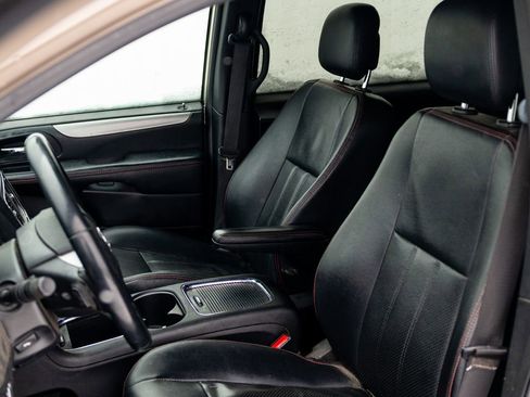 Used 2014 Dodge Grand Caravan R/T image 24