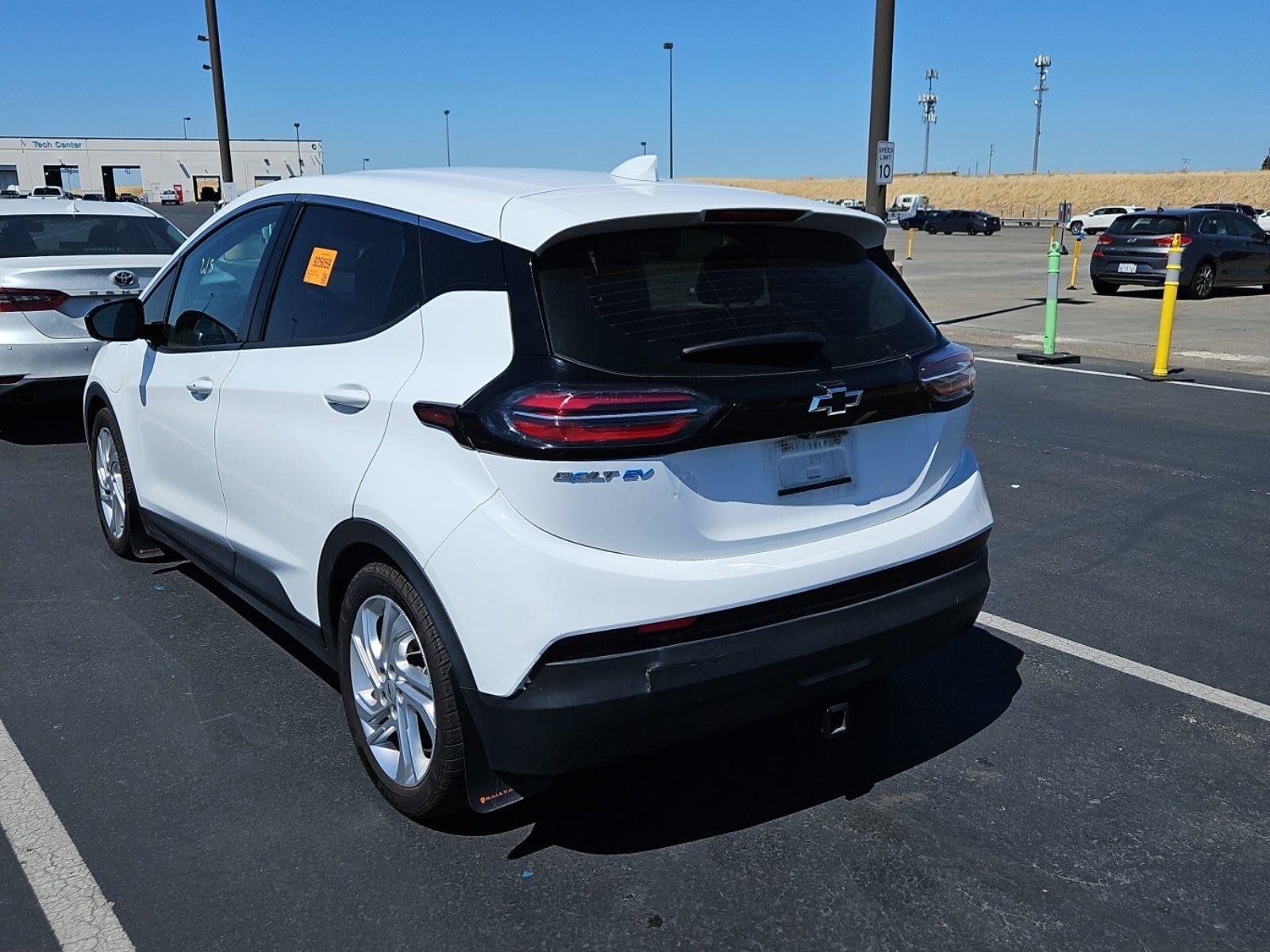 Used 2022 Chevrolet Bolt LT FWD image 4