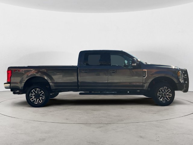Used 2017 Ford F350 Lariat w/ Lariat Value Package AWD/4WD image 4