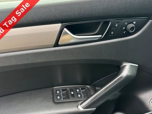 Certified 2022 Volkswagen Passat 2.0T SE image 12