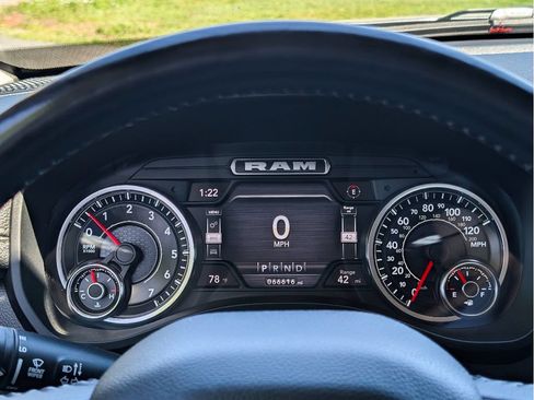 Used 2022 RAM 1500 Laramie AWD/4WD image 25