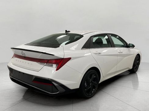 New 2026 Hyundai Elantra SEL Sport Premium image 3