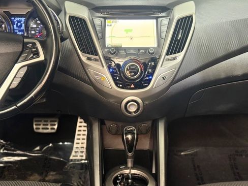 Used 2015 Hyundai Veloster w/ Option Group 03 FWD image 15