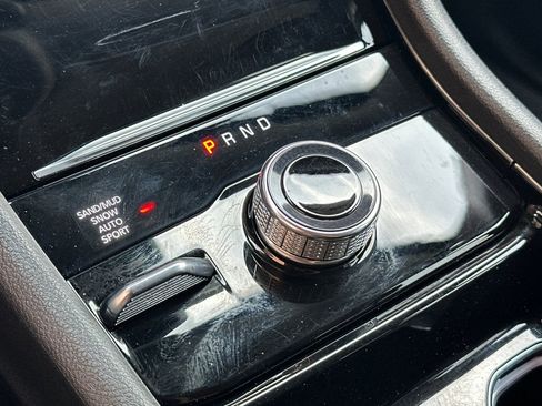 Used 2023 Jeep Grand Cherokee L Limited w/ Black Appearance Package image 30