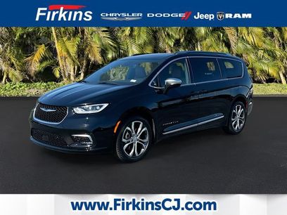 New 2026 Chrysler Pacifica Pinnacle w/ Trailer Tow Group