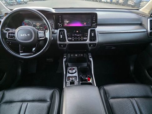 Certified 2023 Kia Sorento EX AWD/4WD image 25