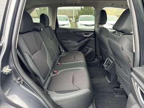 Used 2020 Subaru Forester Premium image 22