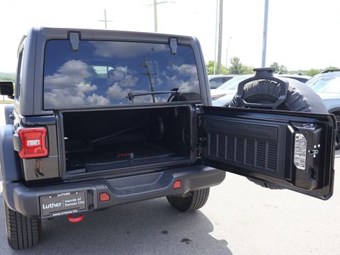 Used 2019 Jeep Wrangler Unlimited Rubicon AWD/4WD image 16