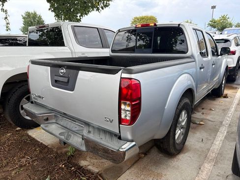 Used 2019 Nissan Frontier SV RWD image 5