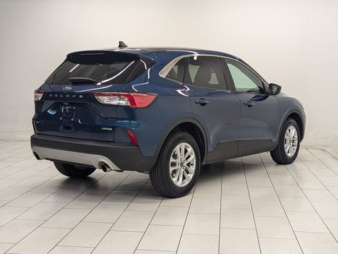 Used 2020 Ford Escape SE image 7
