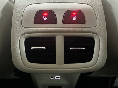 Used 2022 Buick Envision Avenir w/ Technology Package II image 14