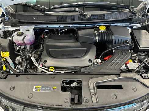 New 2027 Chrysler Pacifica Select FWD image 10