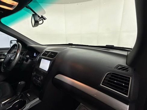 Used 2016 Ford Explorer XLT w/ Equipment Group 202A image 36