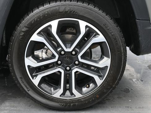 Used 2024 Jeep Compass Limited image 18