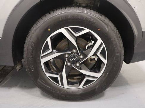 Used 2024 Kia Sportage LX image 25