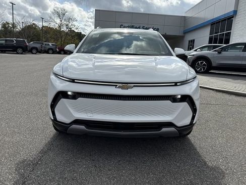 New 2026 Chevrolet Equinox EV LT image 8