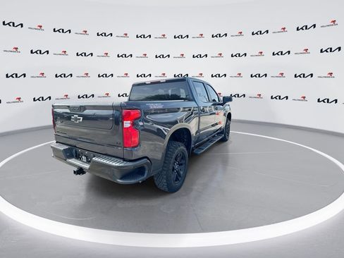 Used 2022 Chevrolet Silverado 1500 LT Trail Boss w/ LPO, Dark Essentials Package AWD/4WD image 8