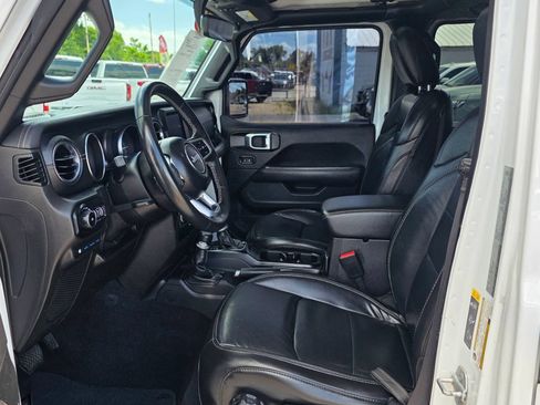 Used 2021 Jeep Wrangler Unlimited Sahara w/ Cold Weather Group AWD/4WD image 9