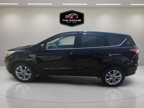 Used 2017 Ford Escape SE AWD/4WD image 3