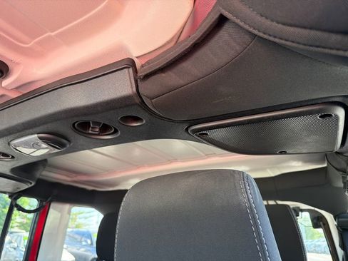 Used 2015 Jeep Wrangler Unlimited Sahara AWD/4WD image 30