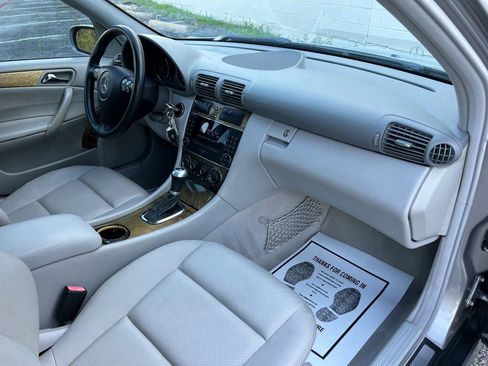 Used 2007 Mercedes-Benz C 230 Sedan image 27