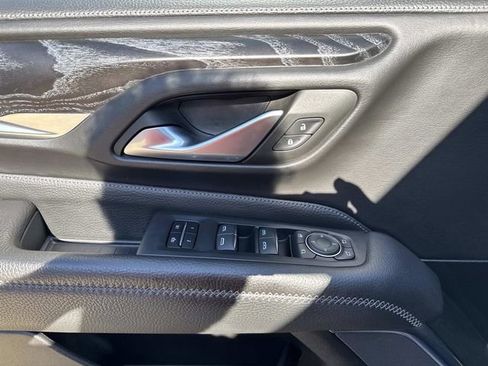 Used 2022 GMC Yukon XL Denali image 22