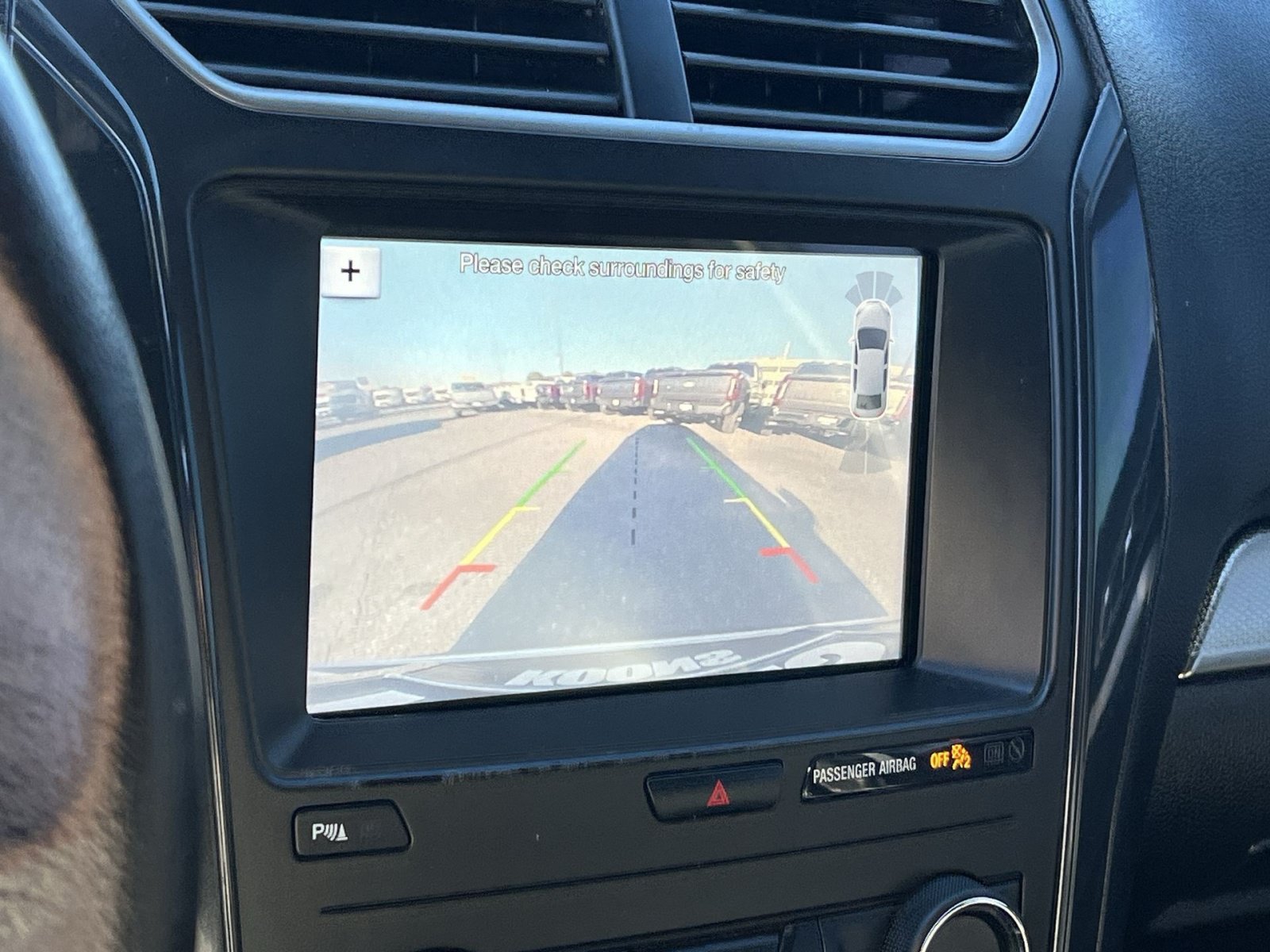 Used 2018 Ford Explorer XLT w/ Equipment Group 202A AWD/4WD image 27