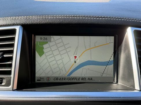 Used 2014 Mercedes-Benz GL 450 4MATIC image 31