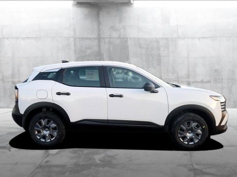 New 2026 Nissan Kicks S image 5