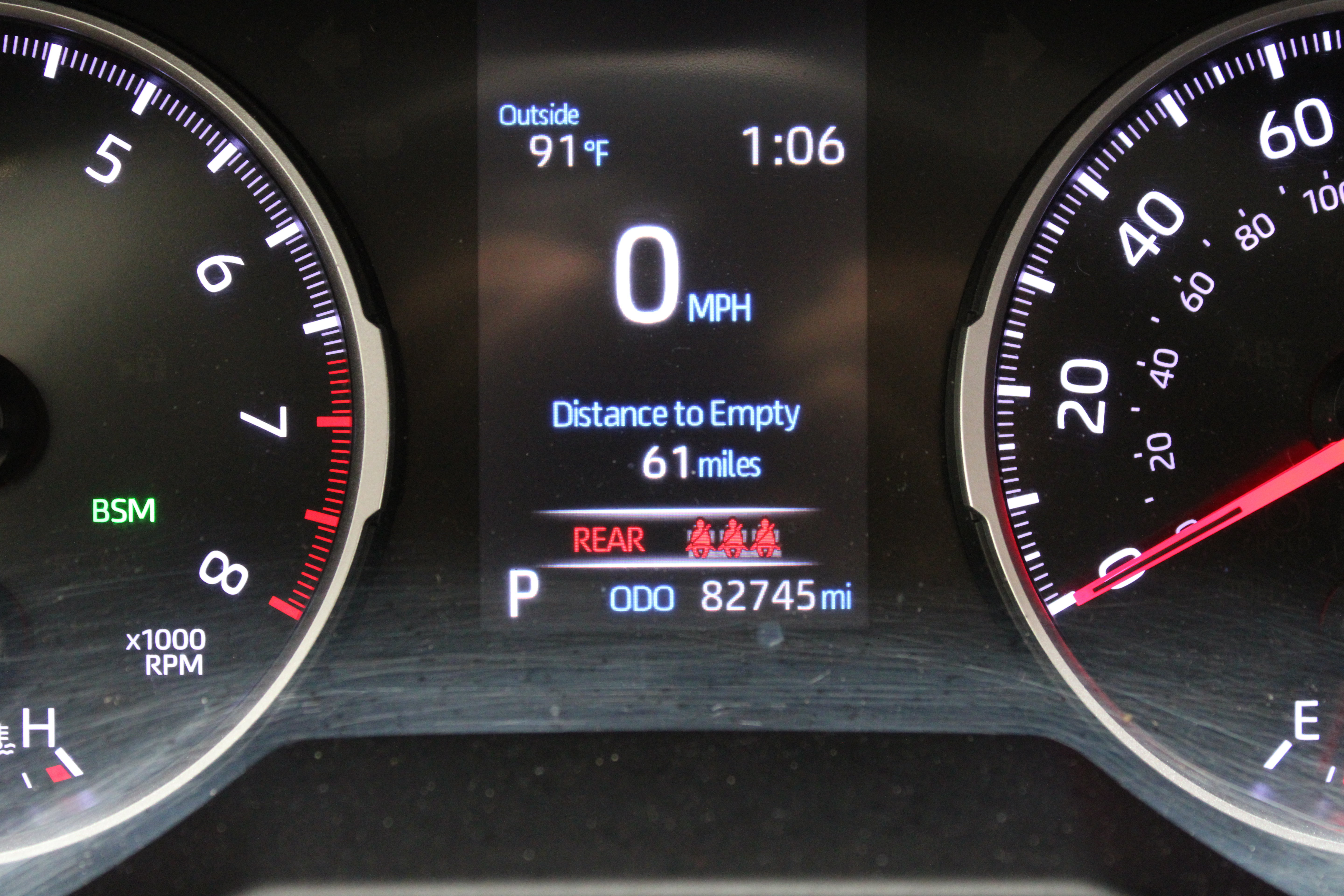 Used 2020 Toyota RAV4 XLE Premium FWD image 41