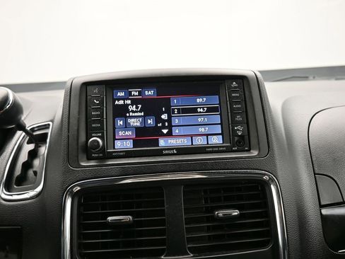 Certified 2017 Dodge Grand Caravan SXT image 24