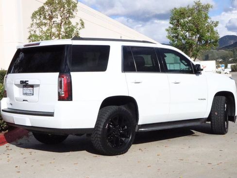 Used 2016 GMC Yukon SLT w/ HD Trailering Package image 3