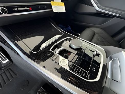 Used 2026 BMW X7 xDrive40i w/ M Sport Package image 24