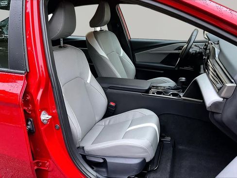 Certified 2025 Toyota Camry SE w/ Convenience Package FWD image 9