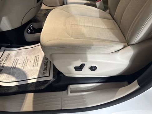 Used 2018 Chrysler Pacifica Touring Plus image 22