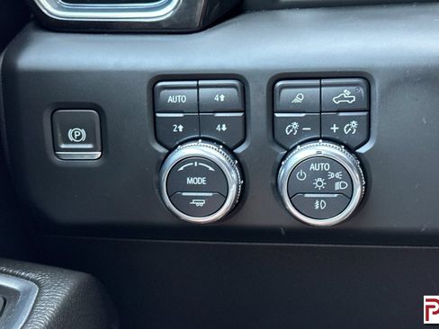 Used 2024 GMC Sierra 1500 Denali w/ Technology Package AWD/4WD image 31