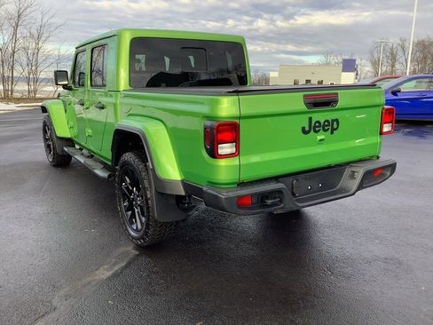 Used 2025 Jeep Gladiator Sport image 6