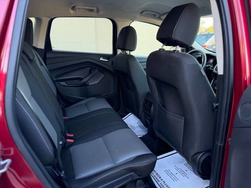 Used 2017 Ford Escape SE w/ Equipment Group 201A FWD image 26