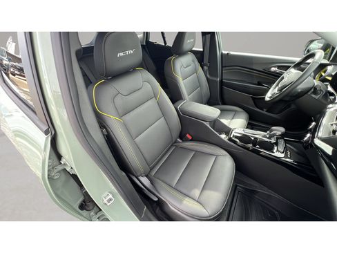 Certified 2025 Chevrolet Trax ACTIV w/ Sunroof Package FWD image 32