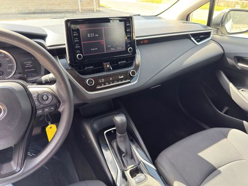 Used 2020 Toyota Corolla LE FWD image 15