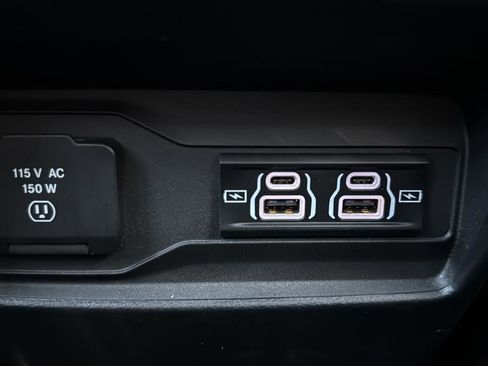 Used 2023 Jeep Grand Cherokee Overland w/ Advanced Protech Group III image 17