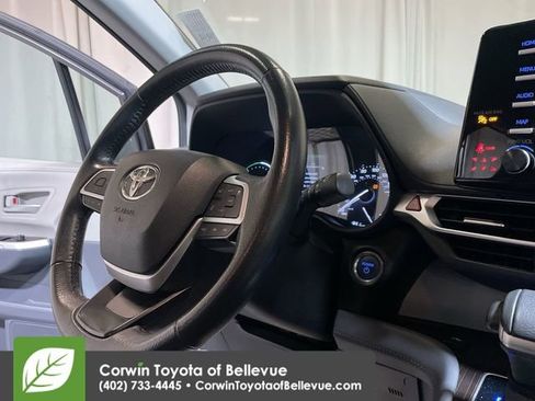 Certified 2024 Toyota Sienna XLE image 22