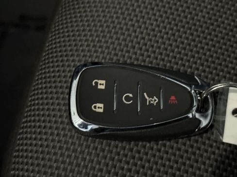 Used 2023 Chevrolet Traverse LT FWD image 28