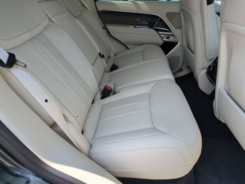 New 2026 Land Rover Range Rover SE AWD/4WD image 17
